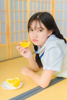 我和小表妺在车上的乱H
